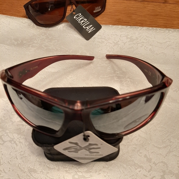 Man's Sunglasses - Picture 3 of 8